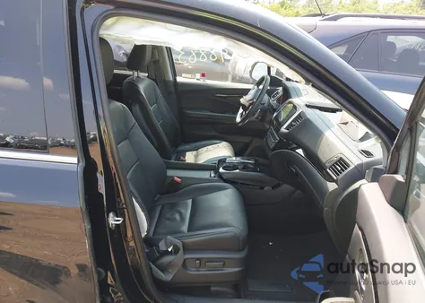 2018 Honda Pilot Touring z USA, uszkodzony, nr VIN 5FNYF6H9XJB060555